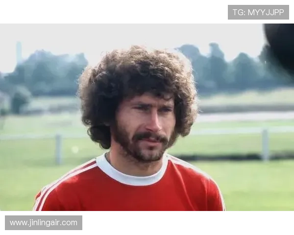 法国足球百大球星揭秘 从传奇到新星的全景式盘点