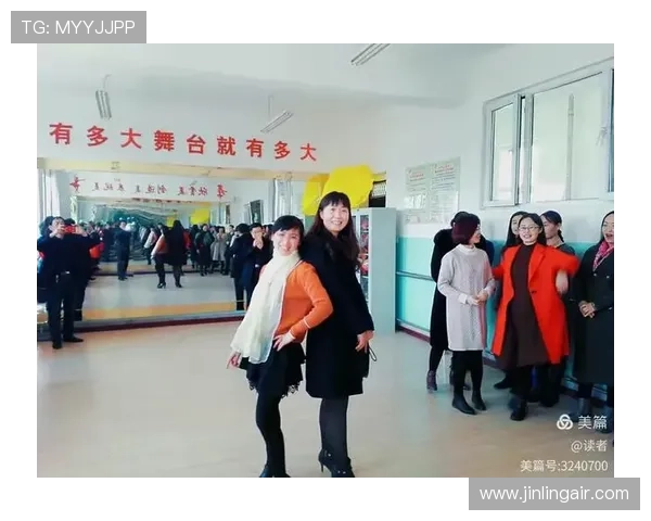 足球最帅球星柯林斯赛场英姿展现迷人风采与无限魅力